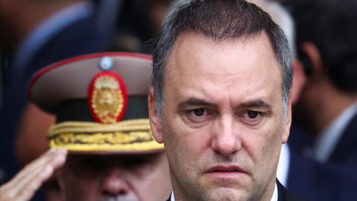 LA JUSTICIA INVESTIGA LOS VIAJES Y MOVIMIENTOS FINANCIEROS DE MANUEL ADORNI EN MEDIO DE CRECIENTE POLÉMICA