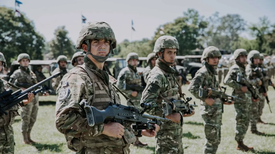 EL GOBIERNO DESTINARÁ EL 10% DE LAS PRIVATIZACIONES A LA COMPRA DE ARMAMENTO Y REFUERZA SU APUESTA POR LAS FUERZAS ARMADAS