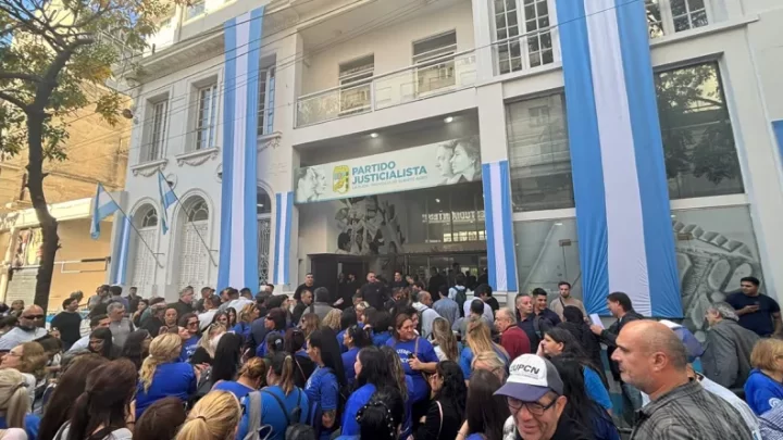 EL PJ BONAERENSE CRUZÓ AL GOBIERNO NACIONAL Y CONVOCÓ A UNA MARCHA EN DEFENSA DE LOS RECURSOS DE LA PROVINCIA