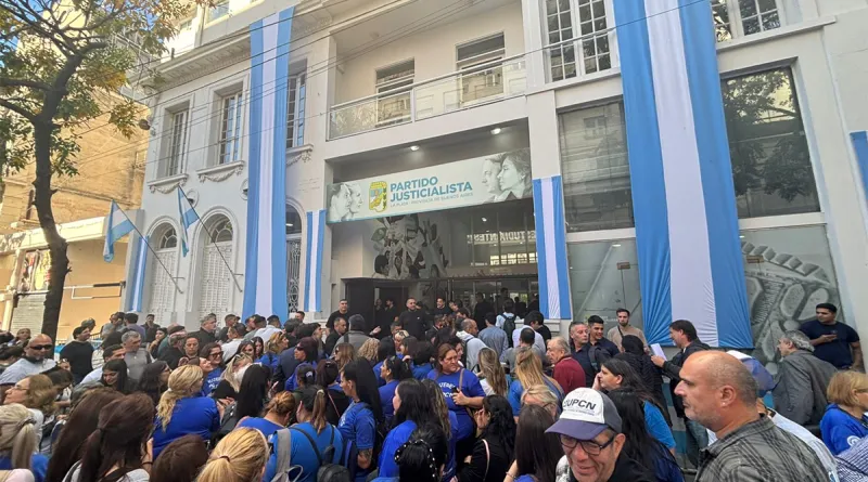 EL PJ BONAERENSE CRUZÓ AL GOBIERNO NACIONAL Y CONVOCÓ A UNA MARCHA EN DEFENSA DE LOS RECURSOS DE LA PROVINCIA