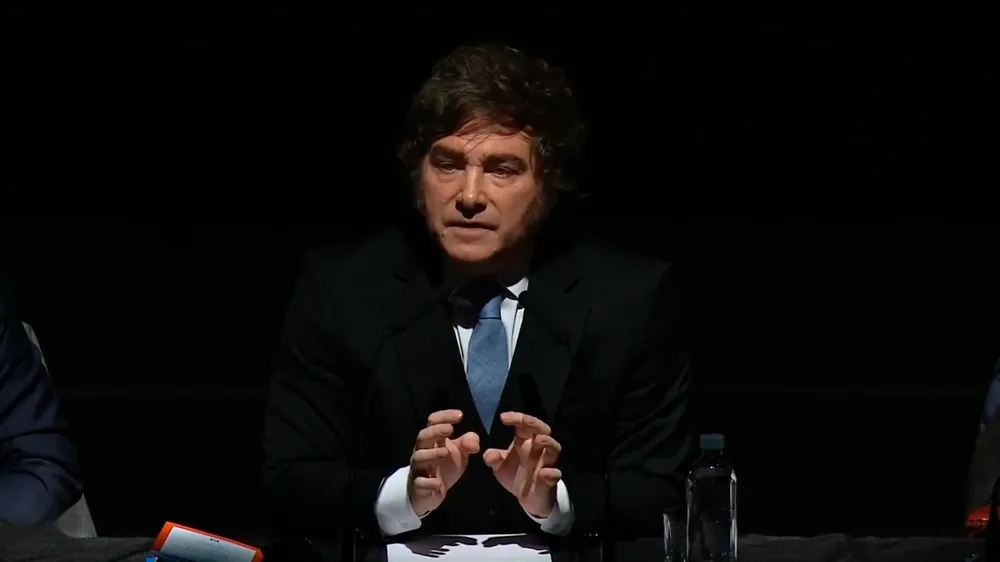 MILEI EN EL PALACIO LIBERTAD: DEBATE, DEFINICIONES POLÍTICAS Y UN NUEVO ESCENARIO DE CONFRONTACIÓN