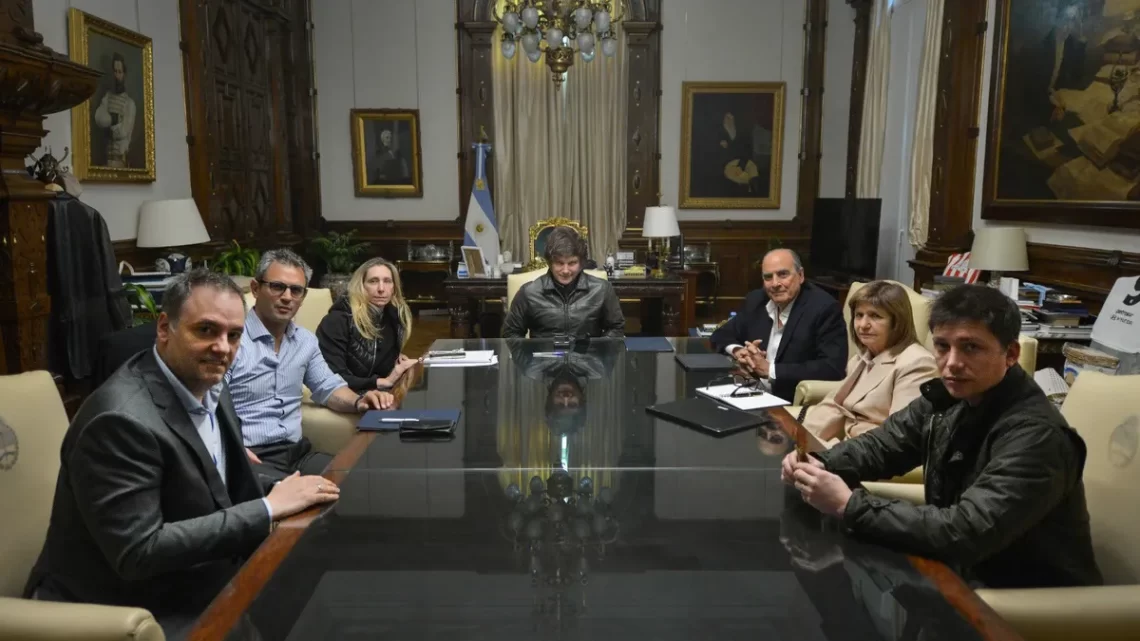 ADORNI CONVOCÓ A LA MESA POLÍTICA PARA MOSTRAR UNIDAD EN MEDIO DEL ESCÁNDALO Y ORDENAR LA AGENDA LEGISLATIVA