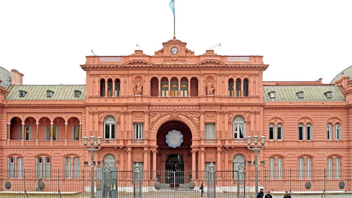 FUERTE CRÍTICA DE LA IGLESIA AL GOBIERNO POR LA CENSURA A PERIODISTAS EN CASA ROSADA