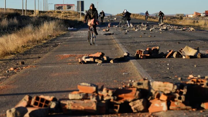 BOLIVIA, AL BORDE DEL COLAPSO: BLOQUEOS, MUERTOS Y UNA CRISIS POLÍTICA QUE ACORRALA AL GOBIERNO