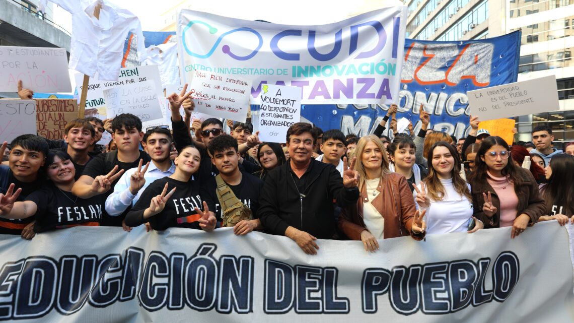“MILEI VIVE EN UNA ARGENTINA DE FANTASÍA”: FUERTE RESPALDO DE FERNANDO ESPINOZA Y AXEL KICILLOF A LA MARCHA FEDERAL UNIVERSITARIA