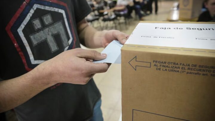 MÁS DE 300 MIL DOCENTES ELIGEN AUTORIDADES EN SUTEBA EN UNA ELECCIÓN MARCADA POR EL DEBATE EDUCATIVO, LOS SALARIOS Y LA SOBRECARGA LABORAL
