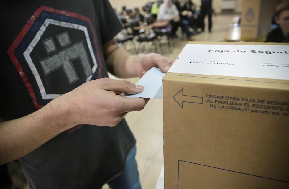 MÁS DE 300 MIL DOCENTES ELIGEN AUTORIDADES EN SUTEBA EN UNA ELECCIÓN MARCADA POR EL DEBATE EDUCATIVO, LOS SALARIOS Y LA SOBRECARGA LABORAL
