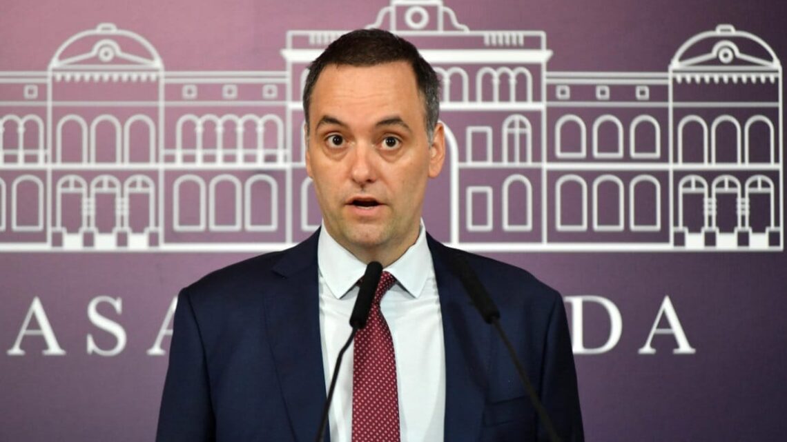 EL GOBIERNO REABRIRÁ LA SALA DE PERIODISTAS EN CASA ROSADA Y ADORNI VOLVERÁ A DAR UNA CONFERENCIA