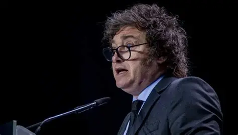 MILEI VOLVIÓ A ATACAR A LA PRENSA Y NEGÓ QUE PABLO QUIRNO PUEDA REEMPLAZAR A ADORNI EN EL GOBIERNO