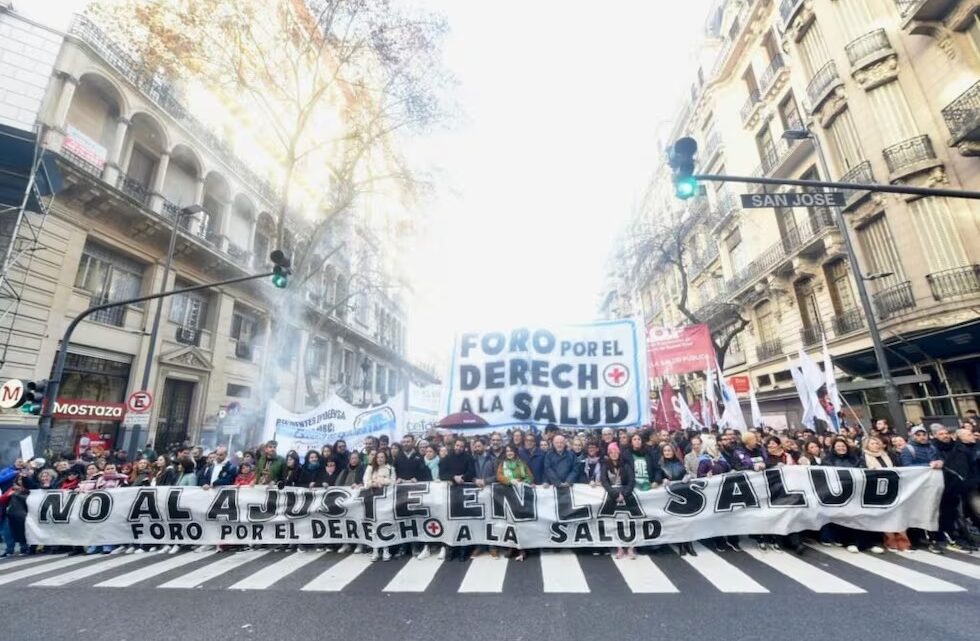 EL GOBIERNO NEGÓ EL DESFINANCIAMIENTO EN SALUD Y ACUSÓ A LA MARCHA FEDERAL DE TENER “UN TINTE POLÍTICO”