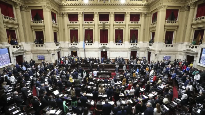 DIPUTADOS VIVE UNA JORNADA CLAVE ENTRE LA “LEY HOJARASCA”, LOS SUBSIDIOS A ZONAS FRÍAS Y UNA NUEVA PELEA POR EL QUÓRUM