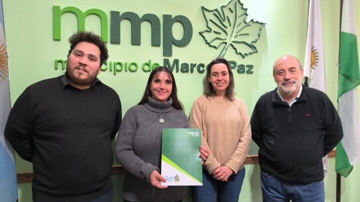 MARCOS PAZ: Entrega de apoyo económico al Consejo Escolar