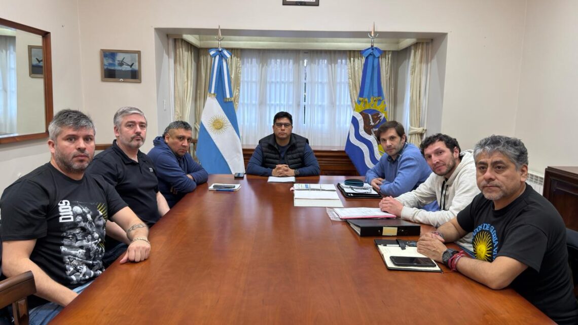 CLAUDIO VIDAL ACORDÓ CON LOS GREMIOS DE YCRT INVERSIONES ESTRATÉGICAS PARA REACTIVAR LA CUENCA CARBONÍFERA