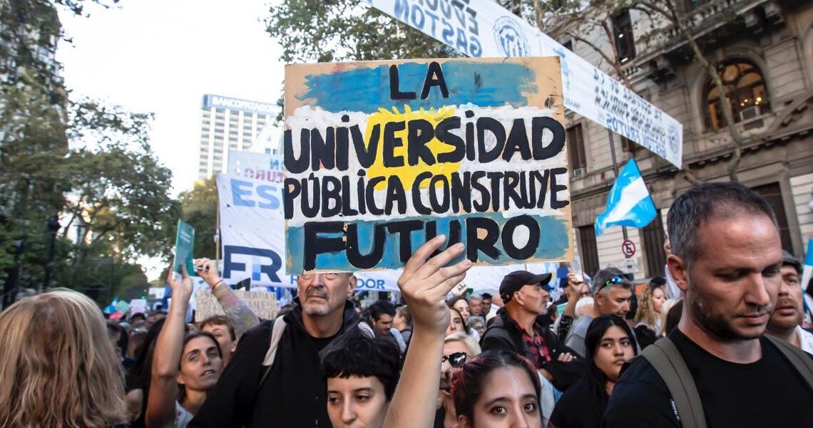 LA UBA ORGANIZA CLASES ABIERTAS Y UNA NUEVA MARCHA FEDERAL UNIVERSITARIA EN MEDIO DEL CONFLICTO CON EL GOBIERNO