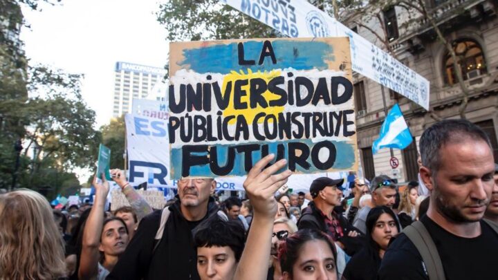LA UBA ORGANIZA CLASES ABIERTAS Y UNA NUEVA MARCHA FEDERAL UNIVERSITARIA EN MEDIO DEL CONFLICTO CON EL GOBIERNO