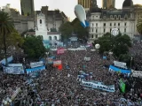 MARCHA FEDERAL UNIVERSITARIA: MILES DE ESTUDIANTES, DOCENTES Y GREMIOS VUELVEN A LAS CALLES CONTRA EL AJUSTE DE MILEI