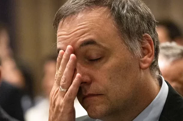 DURO REVÉS PARA MANUEL ADORNI: CASI EL 80% DE LOS ARGENTINOS QUIERE QUE DEJE EL GOBIERNO