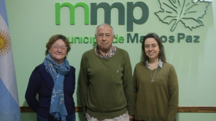 Entrega de computadora a la Escuela de Adultos Nº702