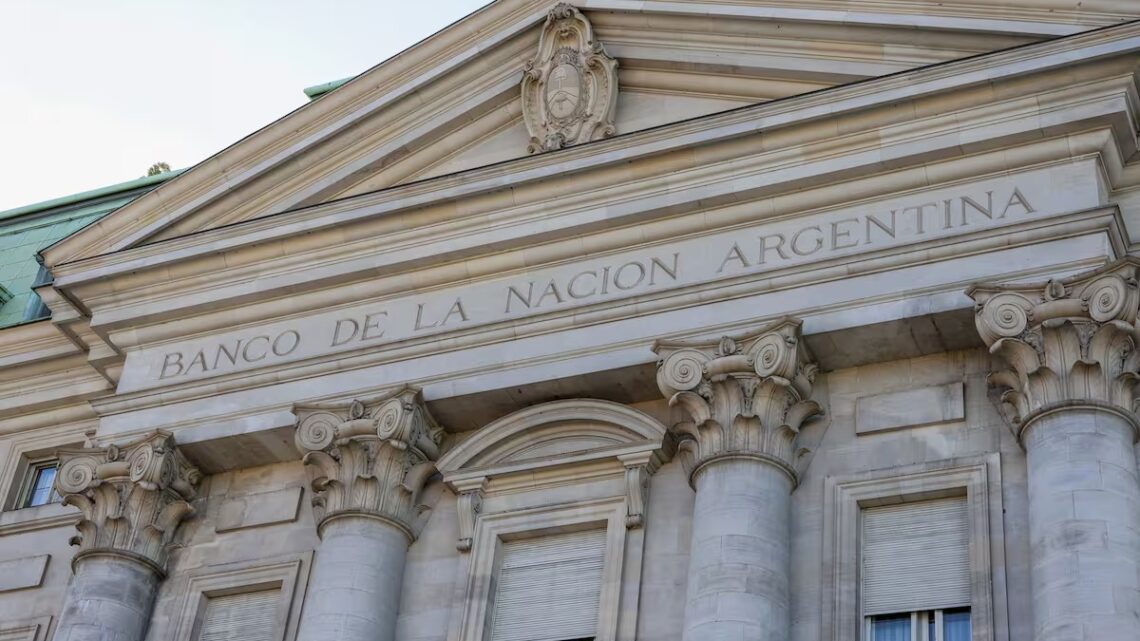 MÁS DE 1.100 FUNCIONARIOS DEL GOBIERNO DE MILEI ACCEDIERON A CRÉDITOS HIPOTECARIOS DEL BANCO NACIÓN Y CRECE LA POLÉMICA