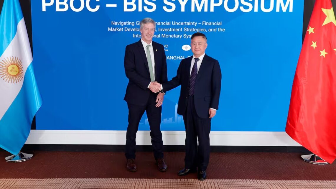 BAUSILI VIAJÓ A CHINA PARA NEGOCIAR LA RENOVACIÓN DEL SWAP Y ASEGURAR UN RESPALDO CLAVE PARA LAS RESERVAS