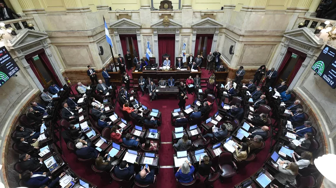 EL SENADO APROBÓ EL ACUERDO PARA PAGAR U$S171 MILLONES A LOS FONDOS BUITRE Y REAVIVÓ EL DEBATE SOBRE LA DEUDA EXTERNA