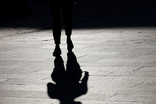 CONTRADICCIONES ESENCIALES