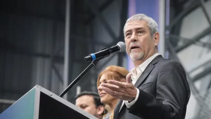 FERRARESI DESTACÓ LA MULTITUDINARIA DESPEDIDA AL INDIO SOLARI: “SU LEGADO SEGUIRÁ VIVO EN CADA CANCIÓN Y EN EL CORAZÓN DE NUESTRO PUEBLO”