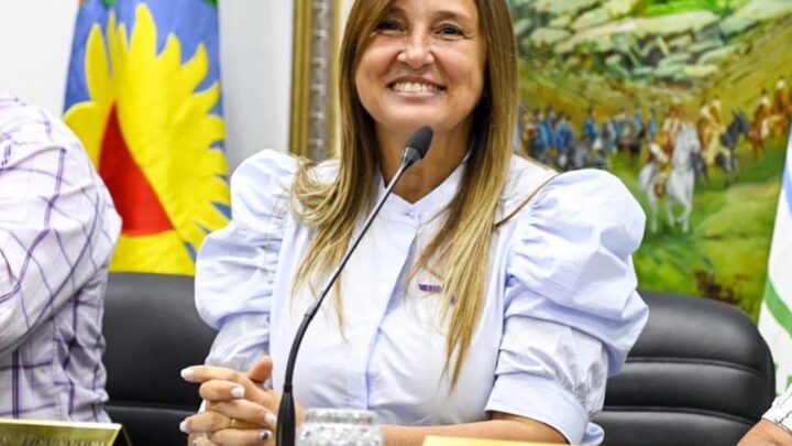 Karina Menéndez: «El día que se rompa el peronismo, se rompe la Argentina en mil pedazos»