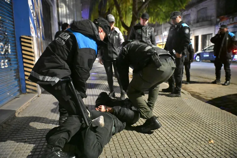 LA LEGISLATURA PORTEÑA APROBÓ LA LEY ANTI TRAPITOS: HABRÁ HASTA 60 DÍAS DE CÁRCEL Y MULTAS MILLONARIAS