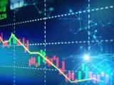 EL RIESGO PAÍS TOCÓ SU NIVEL MÁS BAJO EN OCHO AÑOS, PERO EL DEBATE SIGUE ABIERTO: ¿QUÉ SIGNIFICA PARA LA ECONOMÍA REAL?