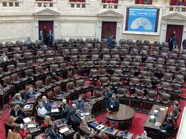 EL OFICIALISMO VOLVIÓ A BLINDAR A ADORNI: FRACASÓ LA SESIÓN PARA INTERPELAR AL JEFE DE GABINETE