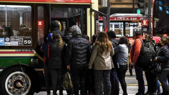 LA CANASTA DE SERVICIOS PÚBLICOS AUMENTÓ 4,6% EN JULIO Y YA REPRESENTA EL 15% DEL SALARIO PROMEDIO