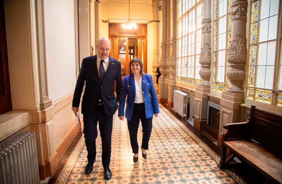 BULLRICH Y STURZENEGGER SE REUNIERON PARA DESTRABAR LA LEY DE INVIOLABILIDAD DE LA PROPIEDAD PRIVADA