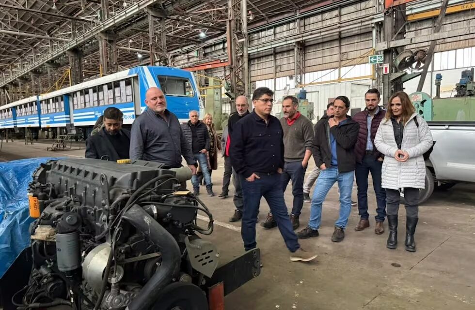 SANTA CRUZ AVANZA CON LA RECUPERACIÓN DEL TREN Y GESTIONA LA INCORPORACIÓN DE UN COCHE MOTOR TURÍSTICO