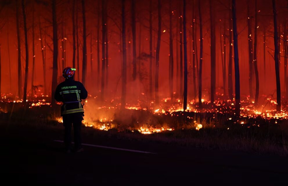 INCENDIOS FORESTALES EN FRANCIA: 20 MIL PERSONAS EVACUADAS Y MÁS DE 3.100 HECTÁREAS DESTRUIDAS