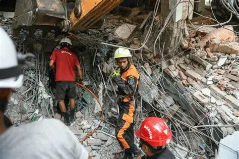 A 12 DÍAS DEL TERREMOTO, VENEZUELA SIGUE BUSCANDO VÍCTIMAS ENTRE LOS ESCOMBROS MIENTRAS CRECE LA CRISIS HUMANITARIA