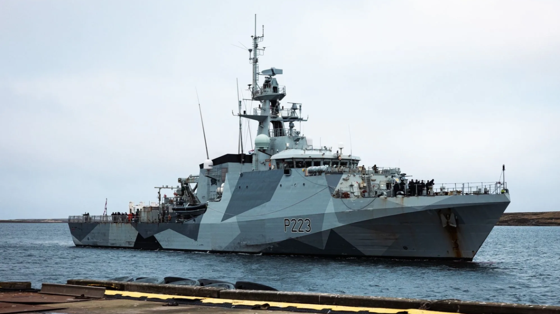 POLÉMICA POR EL PASO DE UN BUQUE DE GUERRA BRITÁNICO EN AGUAS ARGENTINAS SIN AUTORIZACIÓN