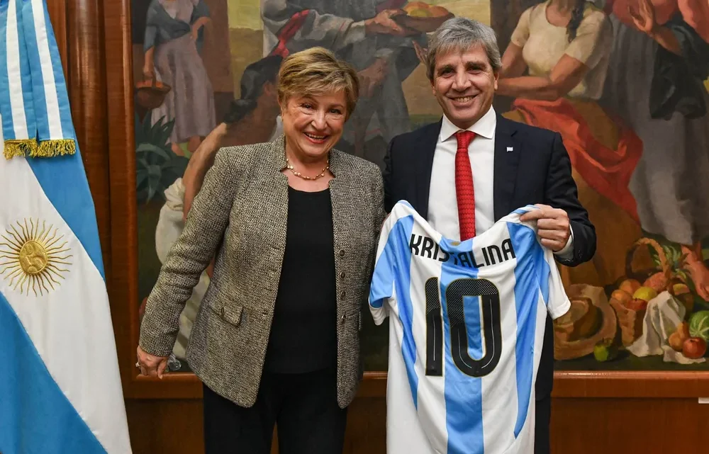 GEORGIEVA RESPALDÓ EL PLAN DE MILEI, DESTACÓ LA BAJA DE LA INFLACIÓN Y PIDIÓ SOSTENER EL RUMBO ECONÓMICO