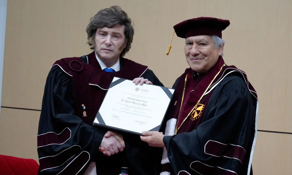 JAVIER MILEI FUE NOMBRADO DOCTOR HONORIS CAUSA EN PERÚ POR SU DEFENSA DE LA LIBERTAD ECONÓMICA Y LA MODERNIZACIÓN DEL ESTADO