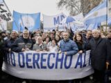 Kicillof participó de la marcha en rechazo al proyecto de Ley de Inviolabilidad de la Propiedad Privada