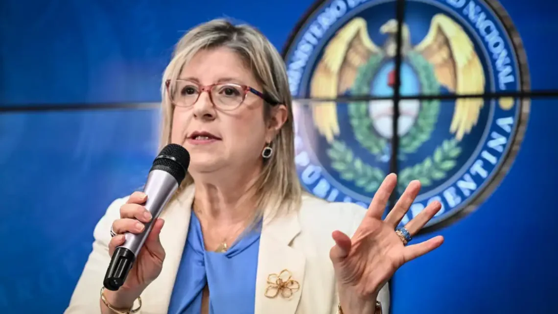 MONTEOLIVA RECONOCIÓ QUE AUMENTARON LOS SUICIDIOS EN LAS FUERZAS DE SEGURIDAD Y VINCULÓ LA SITUACIÓN CON EL ENDEUDAMIENTO