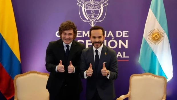MILEI ACOMPAÑÓ LA ASUNCIÓN DE ABELARDO DE LA ESPRIELLA EN COLOMBIA Y REFORZÓ SU ALIANZA CON LA NUEVA DERECHA REGIONAL