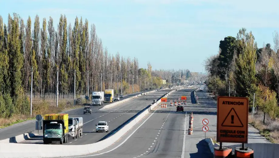 RÍO NEGRO ASUMIRÁ EL CONTROL DE LAS RUTAS 22 Y 151 Y DEL TREN DEL VALLE TRAS UN ACUERDO CON NACIÓN