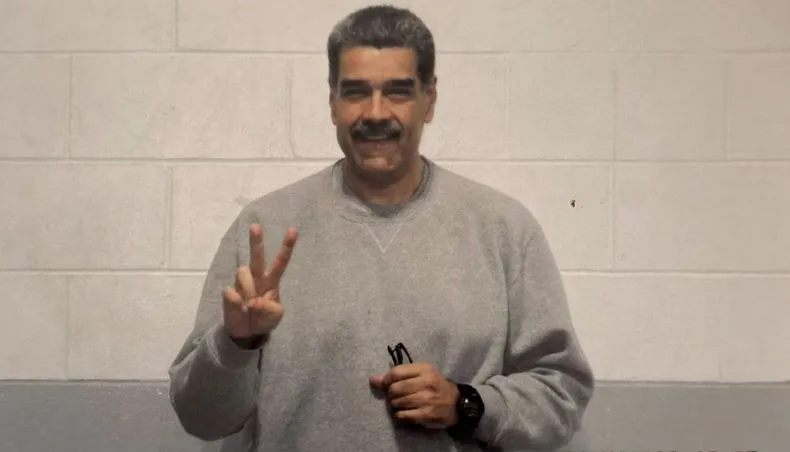 NICOLÁS MADURO REAPARECIÓ DESDE UNA CÁRCEL DE NUEVA YORK Y PUBLICÓ FOTOS: “PEQUEÑO REGALO DE AMOR Y ESPERANZA”