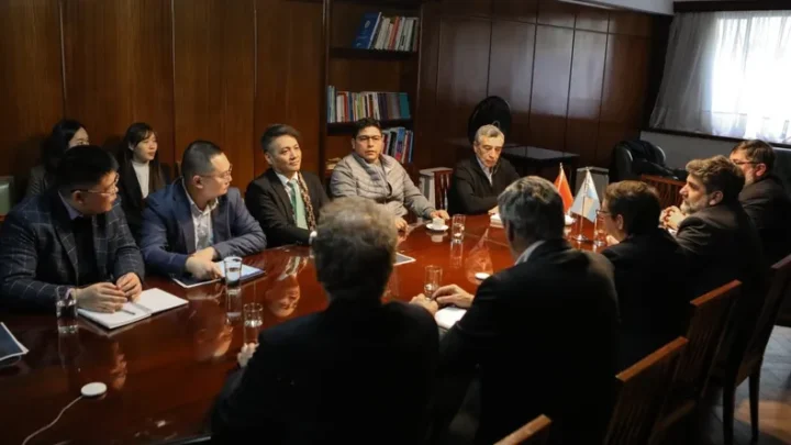SANTA CRUZ DESTRABÓ $45 MIL MILLONES PARA REACTIVAR LAS REPRESAS HIDROELÉCTRICAS