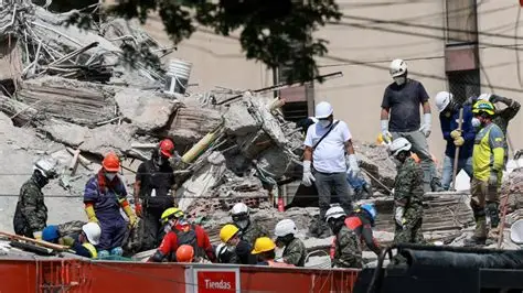 TRES TERREMOTOS SACUDEN DISTINTAS REGIONES DEL MUNDO Y DEJAN UNA ESTELA DE DESTRUCCIÓN