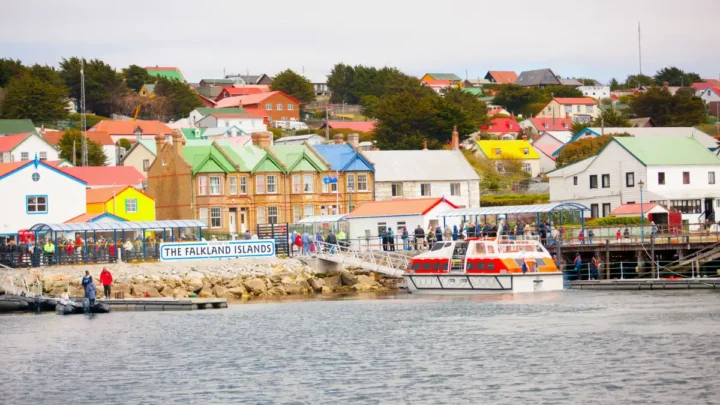 LA ASAMBLEA LEGISLATIVA DE MALVINAS RESPONDIÓ A MILEI Y REIVINDICÓ EL DERECHO DE LOS ISLEÑOS A DECIDIR SU FUTURO