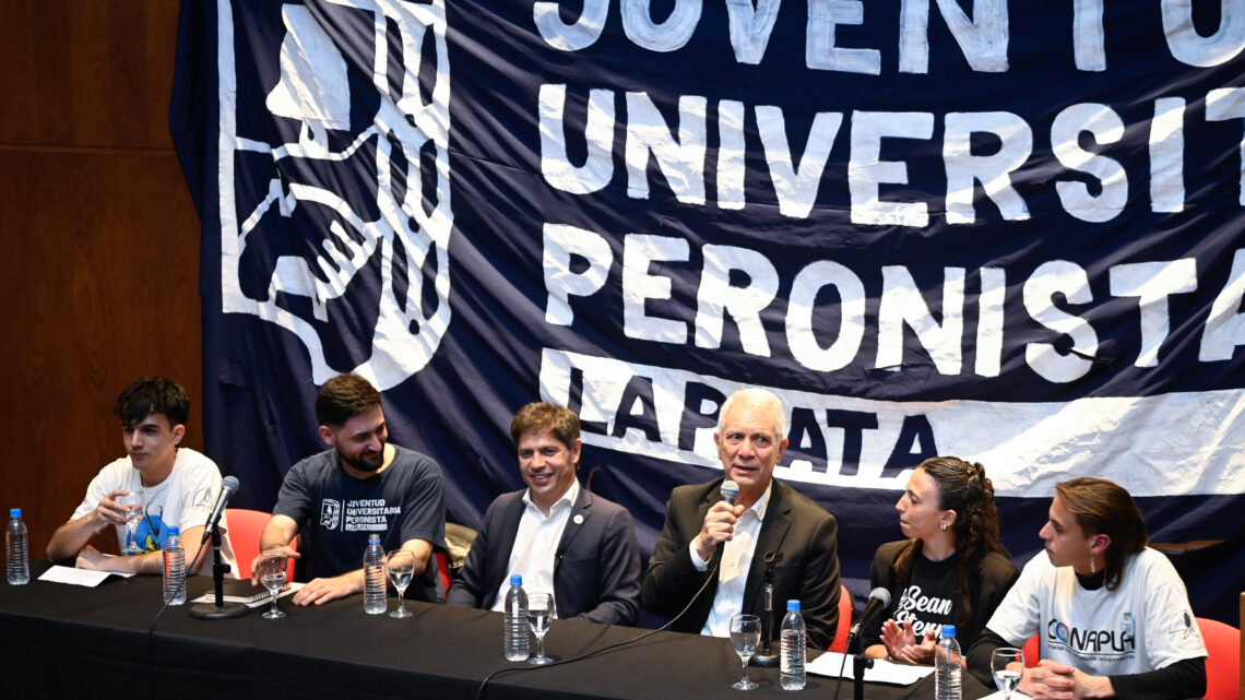 Kicillof participó de la renovación de autoridades de la Juventud Universitaria Peronista de La Plata