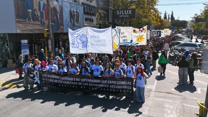 50 AÑOS DE LA NOCHE DE LOS LÁPICES: MERLO VOLVIÓ A MARCHAR POR LA MEMORIA Y LOS DERECHOS ESTUDIANTILES