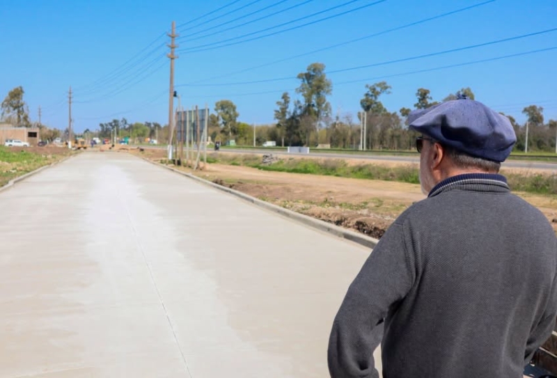 Avanza la pavimentación de la colectora Presidente Perón